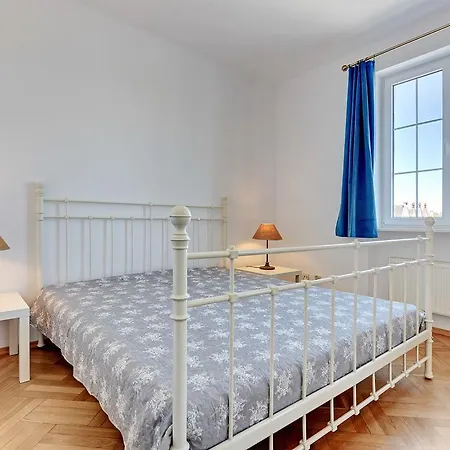 Handhouse Podwale Staromiejskie